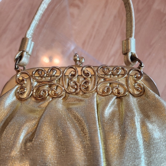 Elegant Gold Women's Clutch - Picture 9 of 17